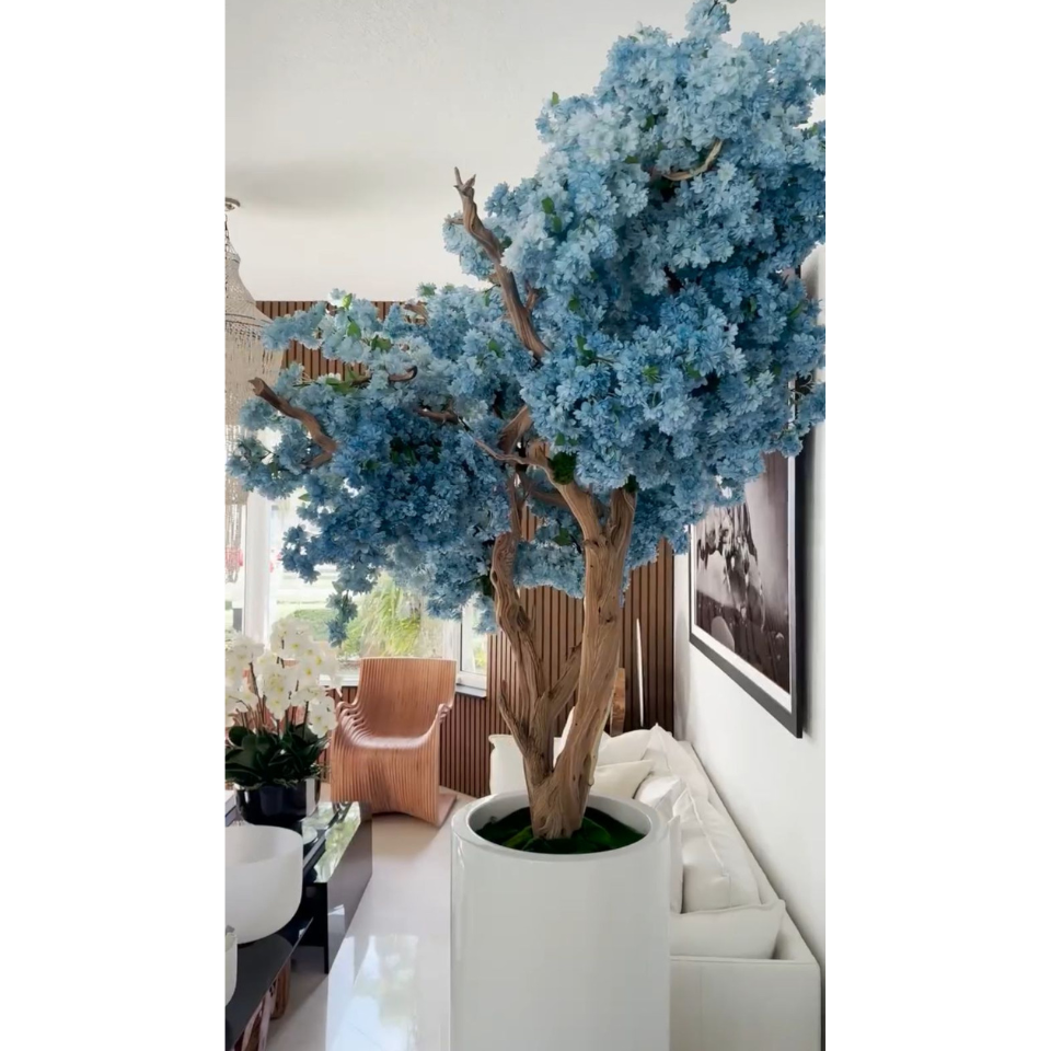 St. Tropez Blumenvase in mattem Weiß mit blauen Kirschblüten