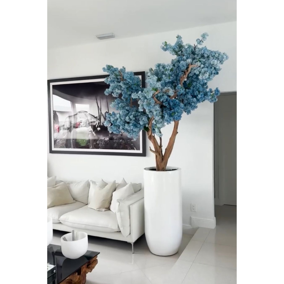 St. Tropez Blumenvase in mattem Weiß mit blauen Kirschblüten