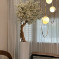 Mattbeige St. Tropez Blumenvase mit weißem Kirschblütenbaum